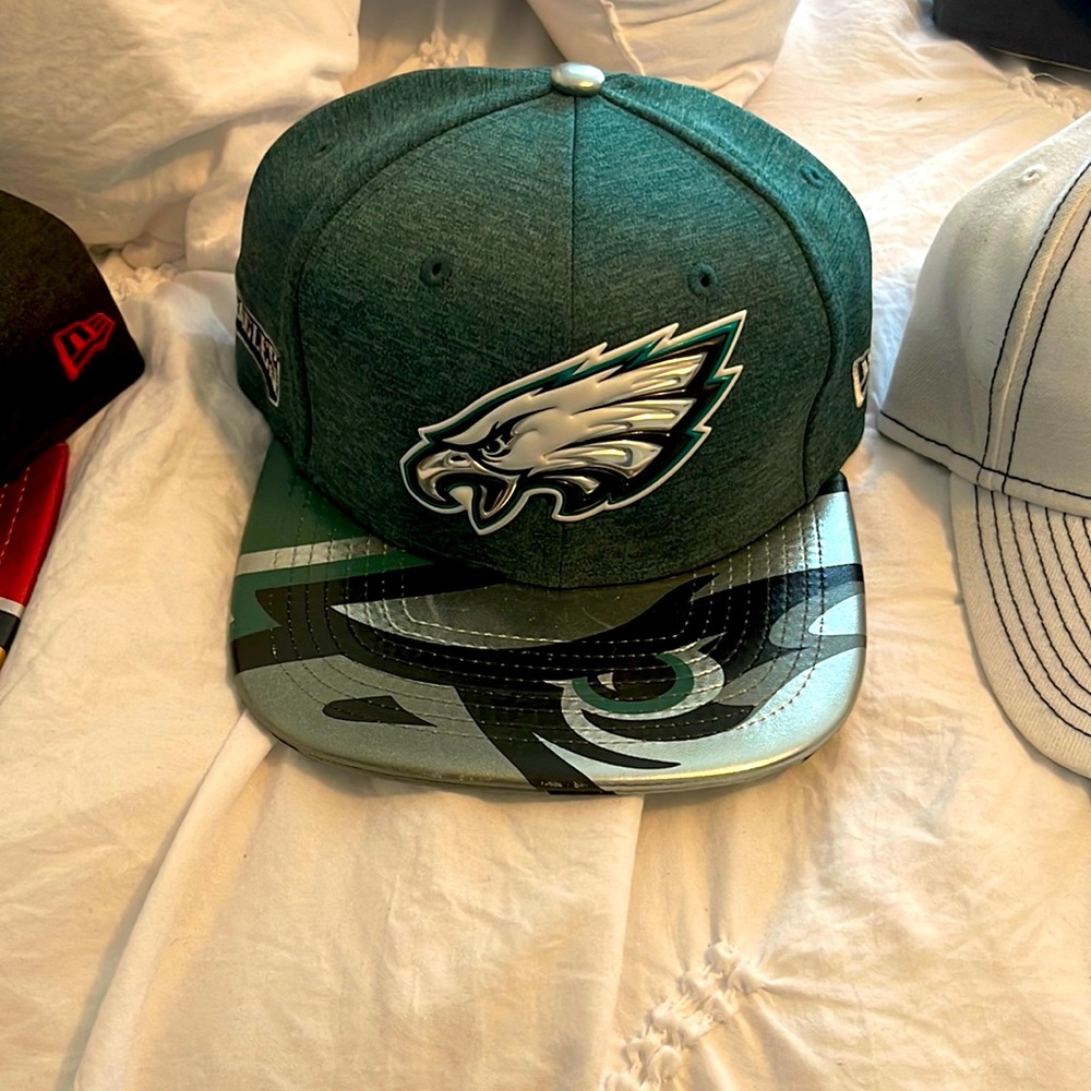 NFL Eagles hat by New ERA